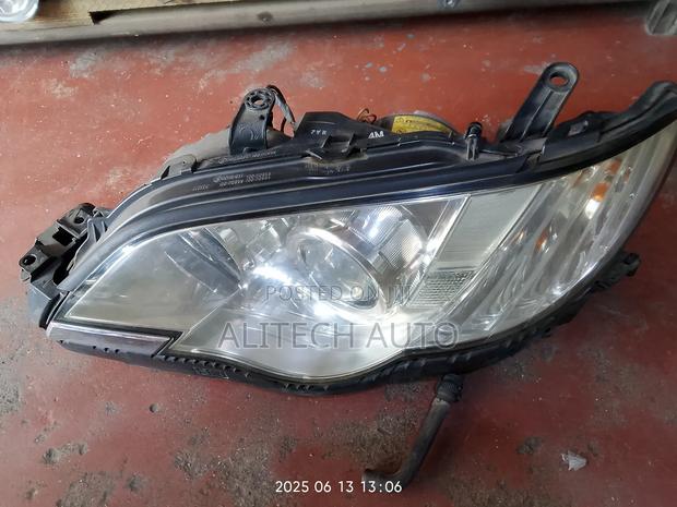 Subaru Outback Headlight 2010 Xenon