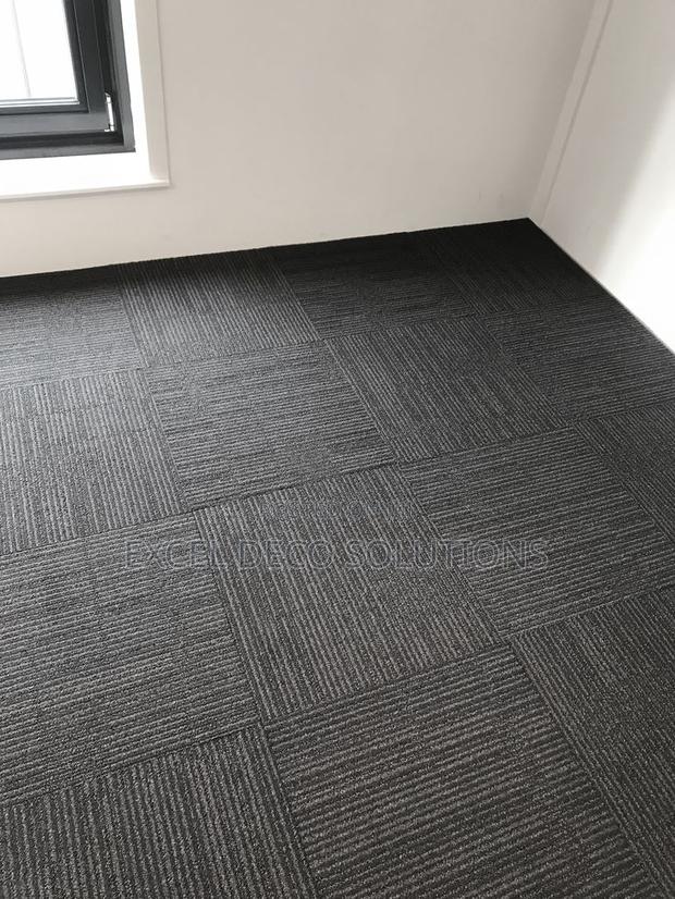 Carpet Tiles – Step Into Style Warmth!