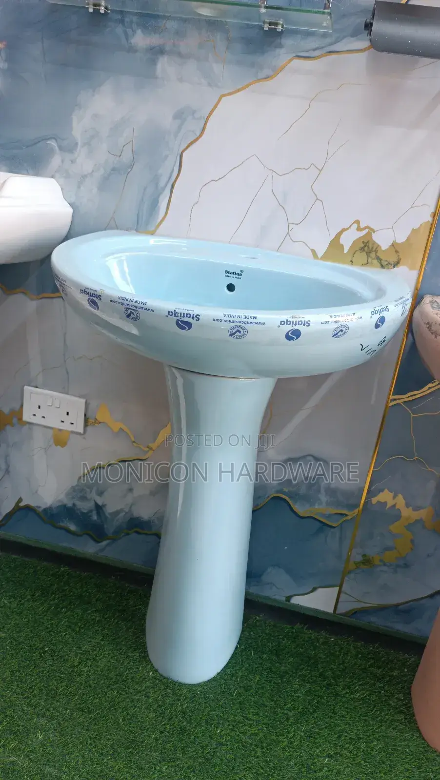 Pedestal Sink (Statiqa)