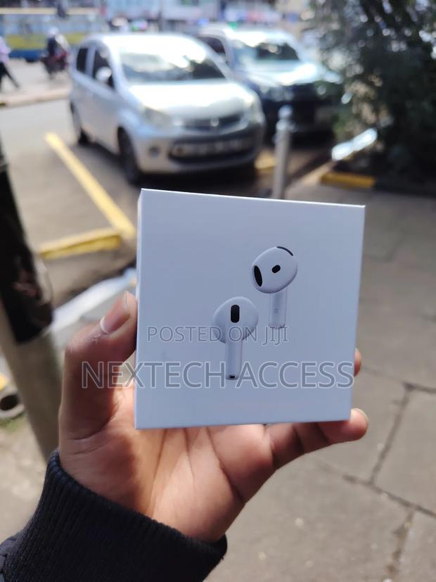 Apple Airpods 4 Anc - main view