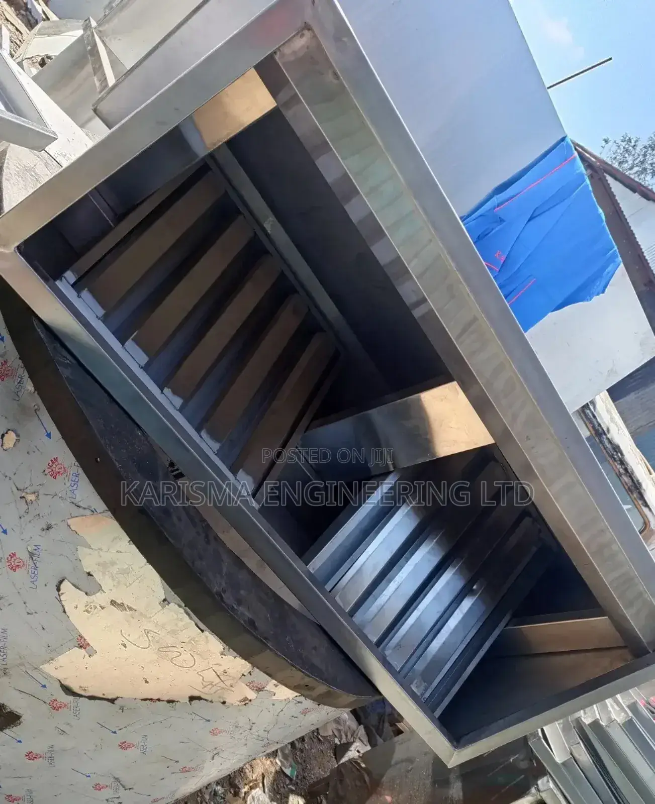 Well Crafted Stainless Steel Kitchen Hood