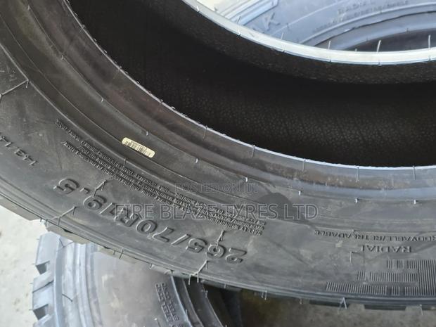 265/70r19.5 Sportrak - thumbnail 4