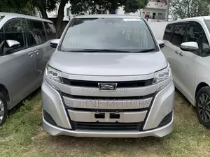 Toyota Noah 2.0 AWD (7 Seater) 2018 Silver