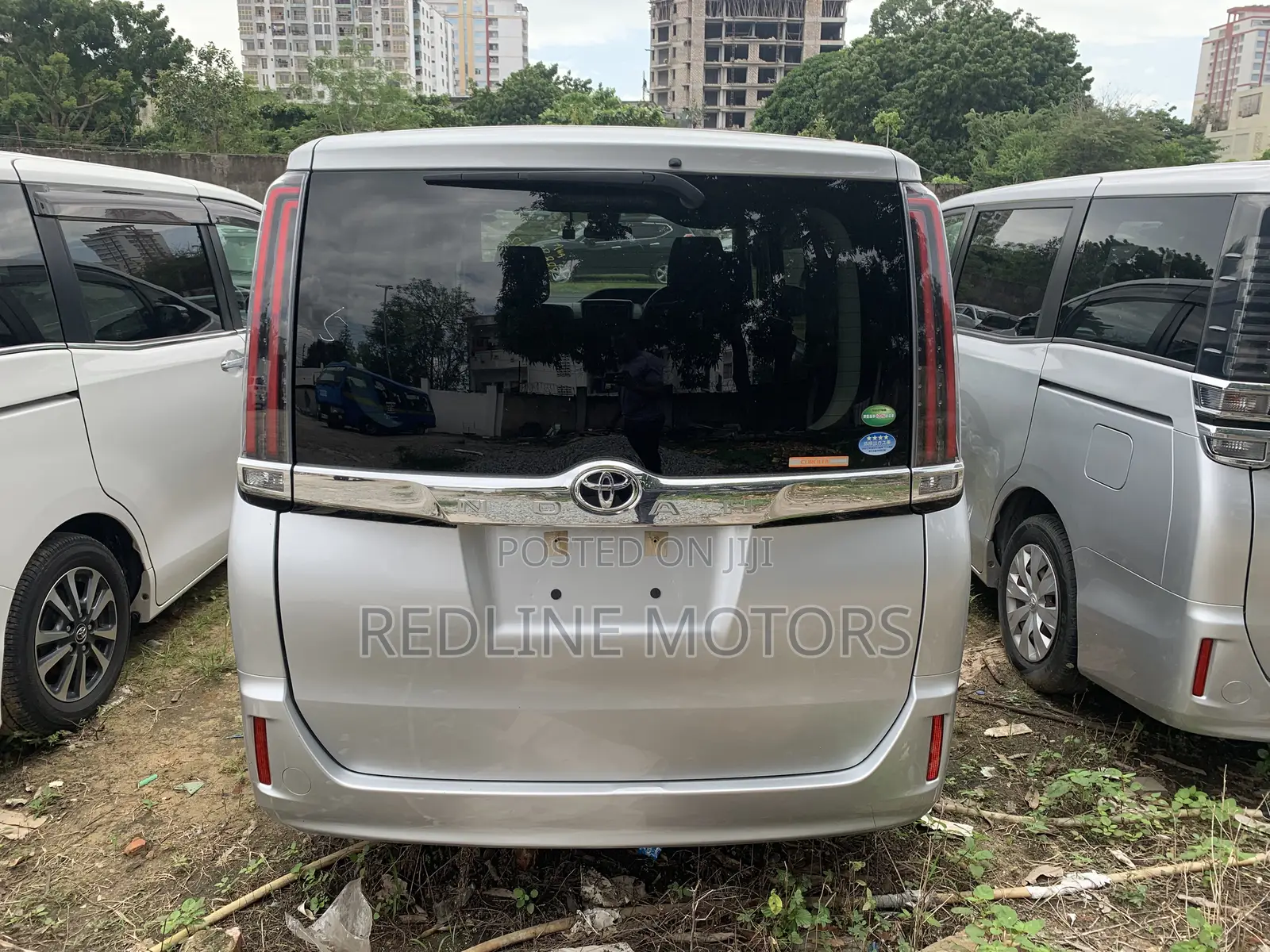 Toyota Noah 2.0 AWD (7 Seater) 2018 Silver