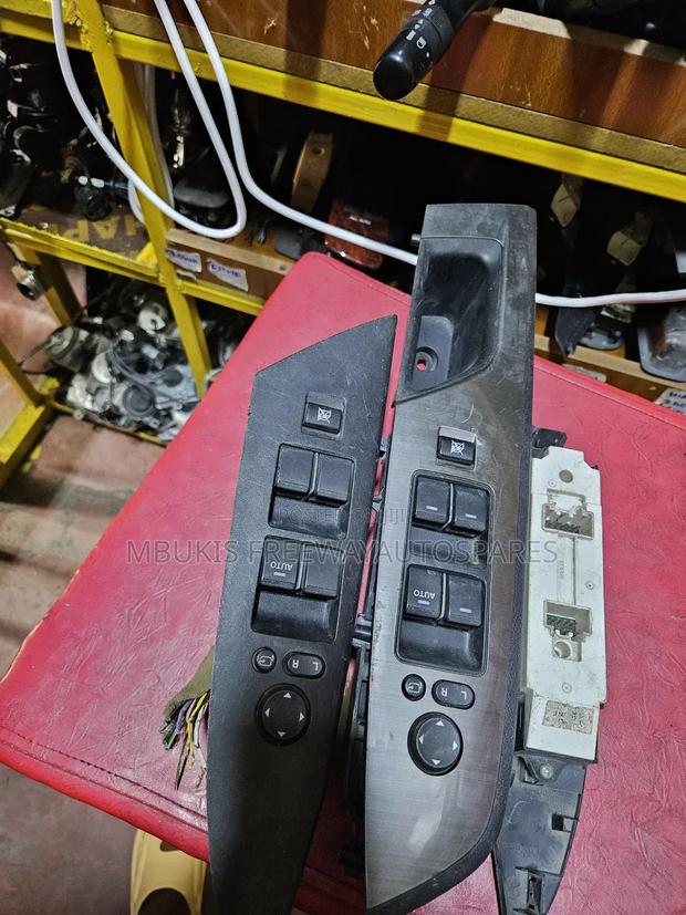 Main Switch Mazda Axela - thumbnail 2