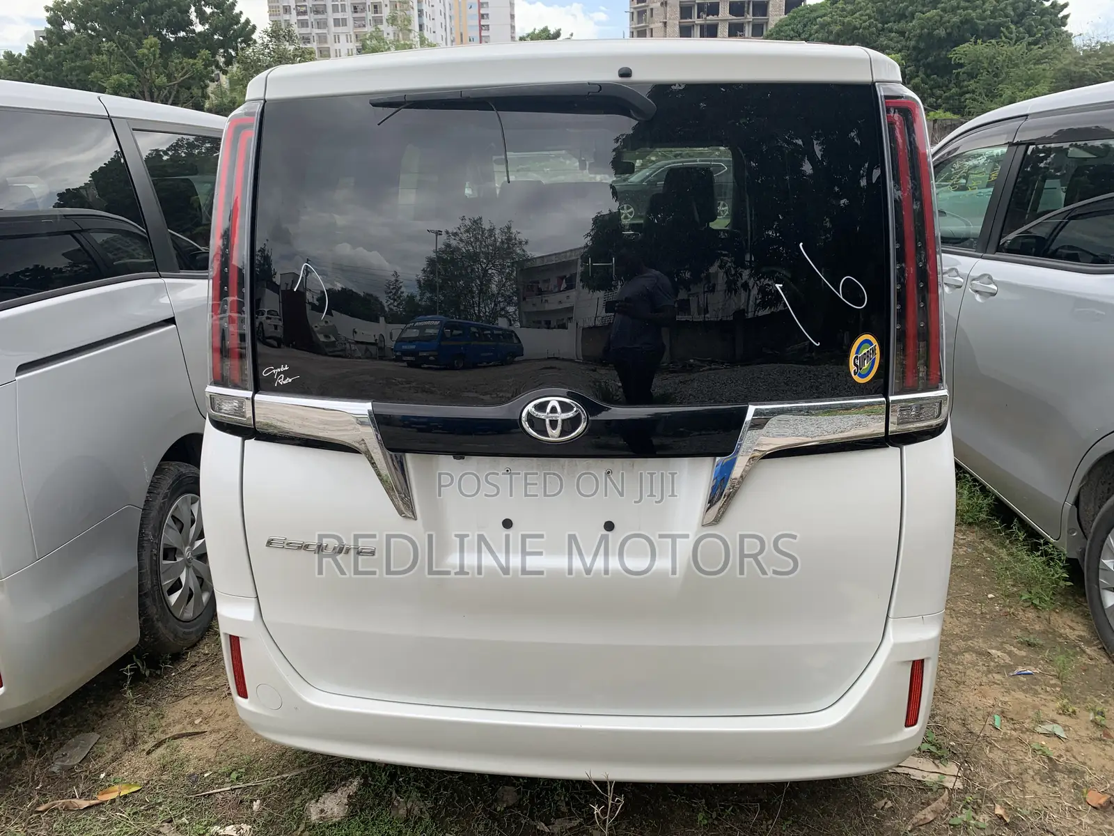 Toyota Esquire 2.0 FWD (7 seater) 2018 Pearl