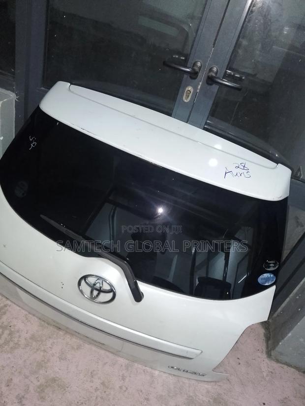World Class in Market Toyota Auris Boot