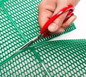 – Green PVC Runner Posts