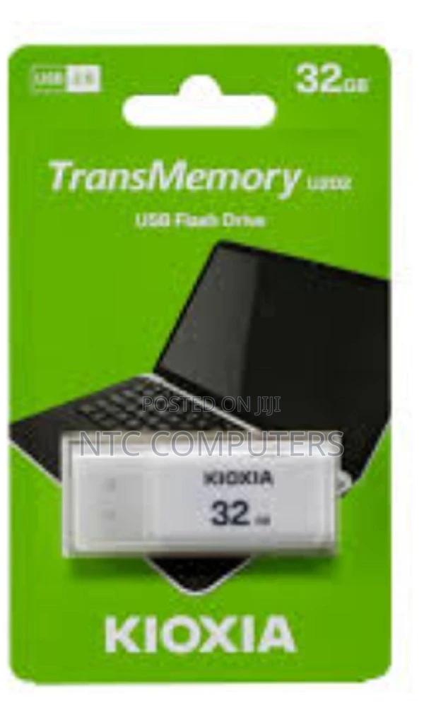 Kioxia Transmemory U202w 32gb Flash Drive Usb 2.0 White