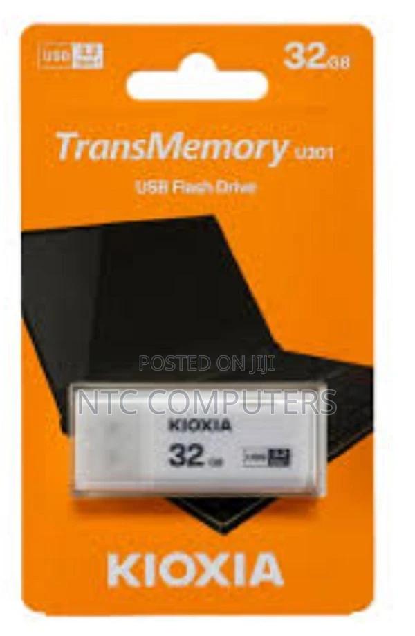 Kioxia Transmemory U301w 32gb Flash Drive Usb 3.2 White - main view