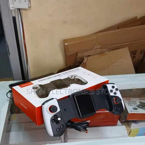 iPhone (Lightning)Gaming Controller With Cooling Conduction