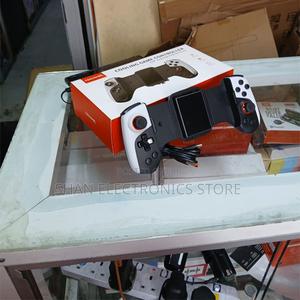 Mobile Gaming + Controllers With Adjustable Clip for iPhone - thumbnail 2