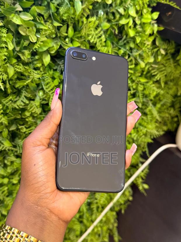 Apple iPhone 8 Plus 64 GB Black - thumbnail 2