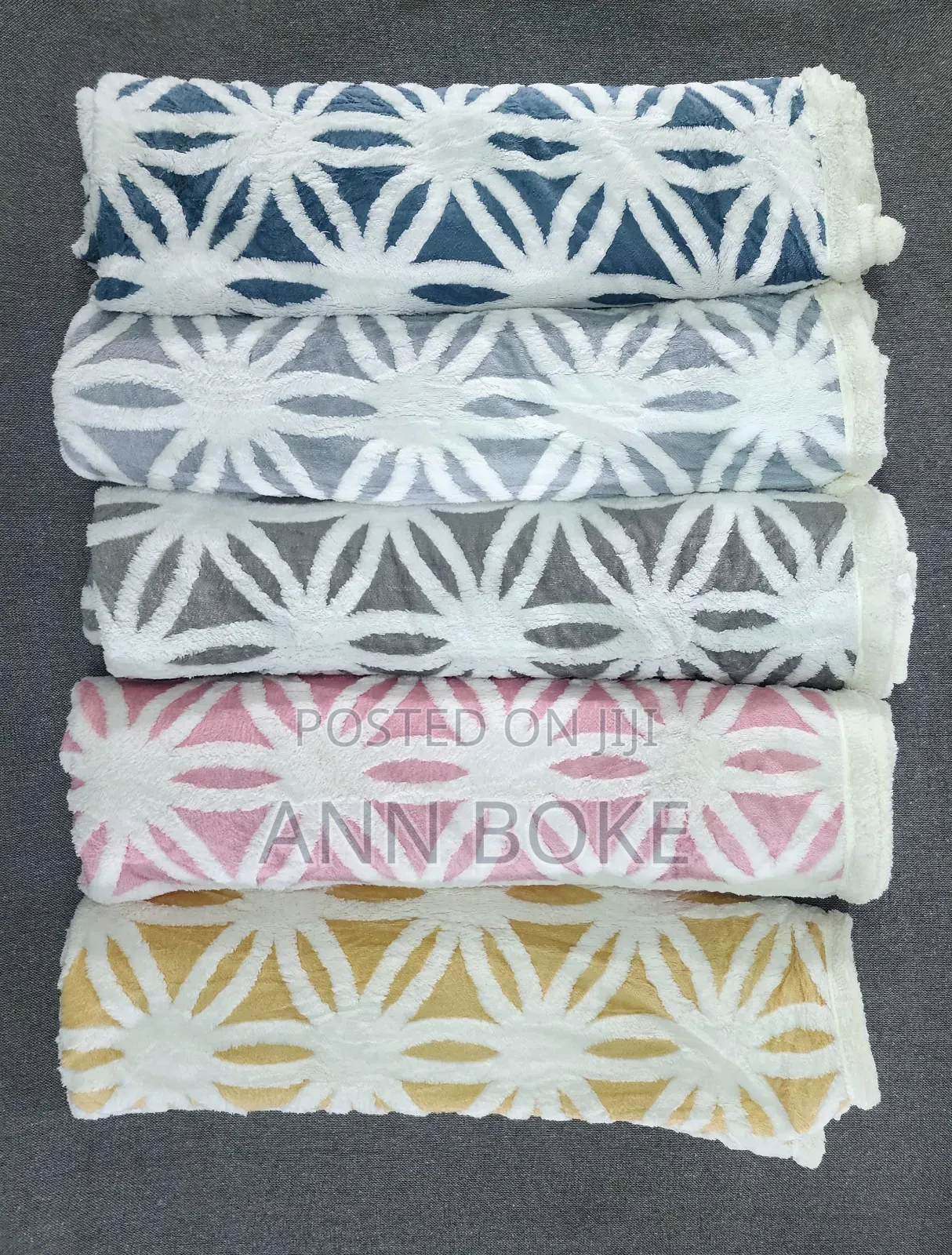 New Arrival
*Cosy New Fleece Woollen.*
Size: 6×7