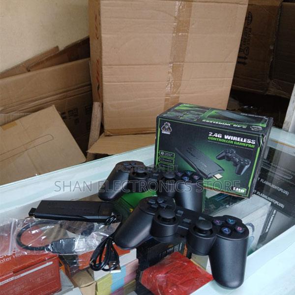 Classic Wireless Retro Game Console M8 Video Game Stick - main view