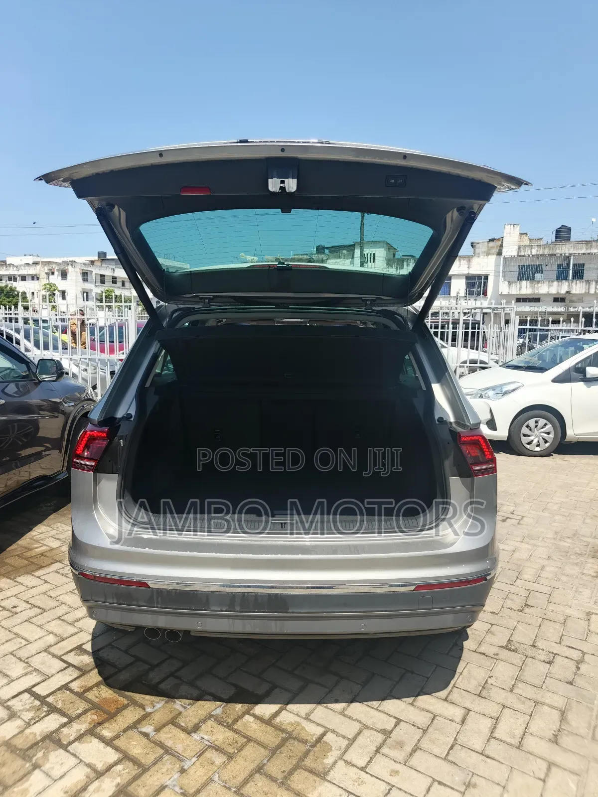 Volkswagen Tiguan 2.0T SEL R-Line AWD 4MOTION 2019 Gray