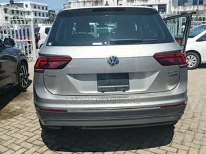 Volkswagen Tiguan 2.0T SEL R-Line AWD 4MOTION 2019 Gray