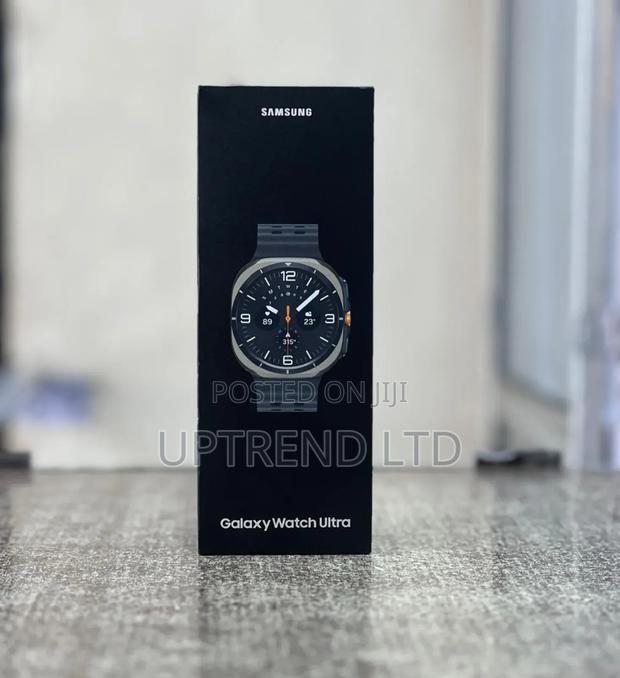 Black Samsung Galaxy Watch Ultra - thumbnail 2
