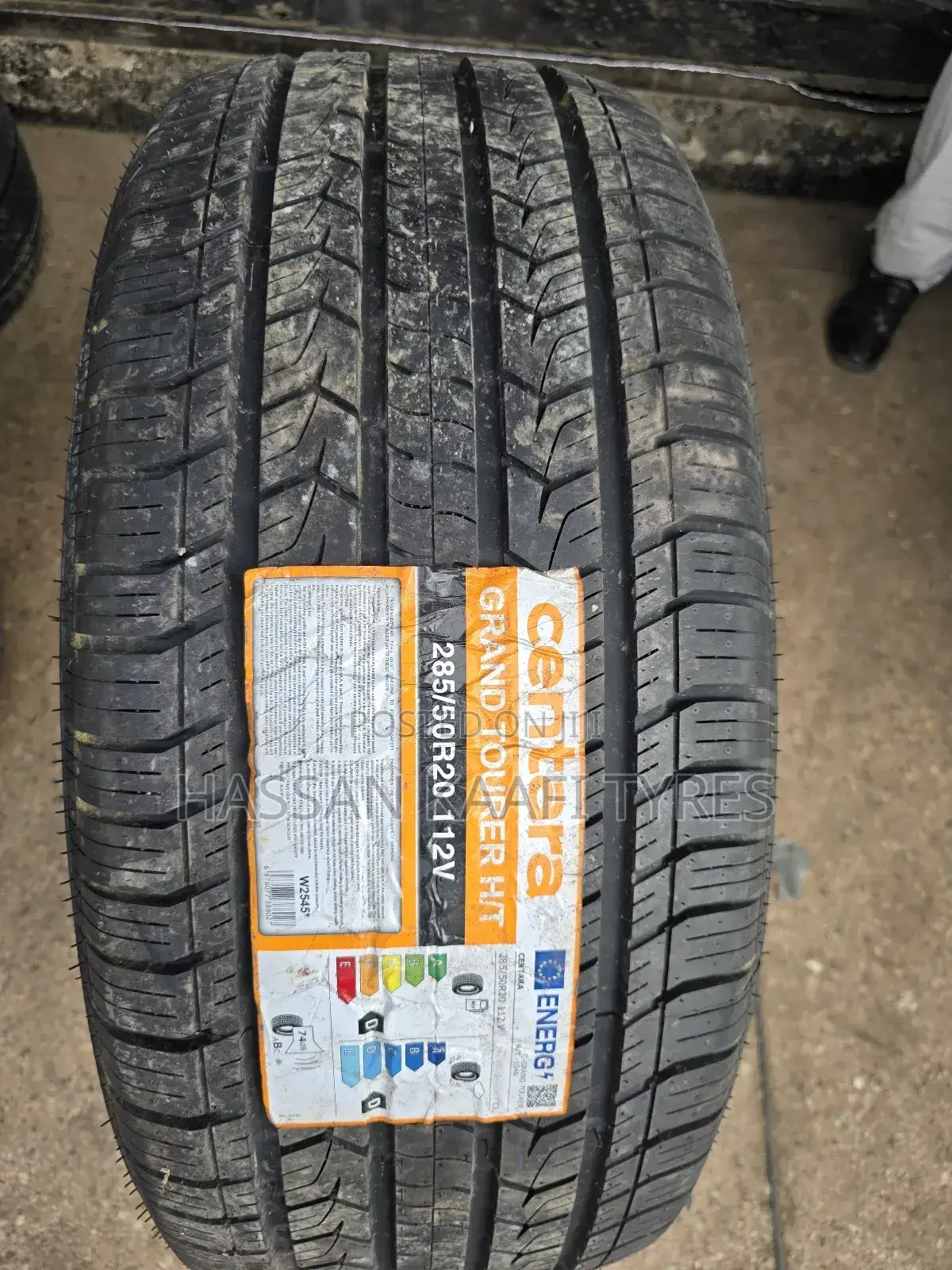 285/50r20 Centra Tyre