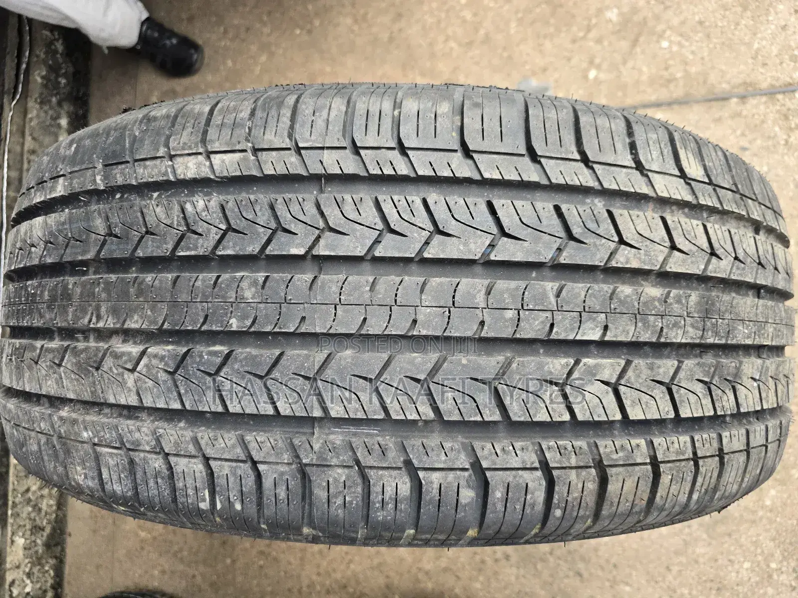 285/50r20 Centra Tyre