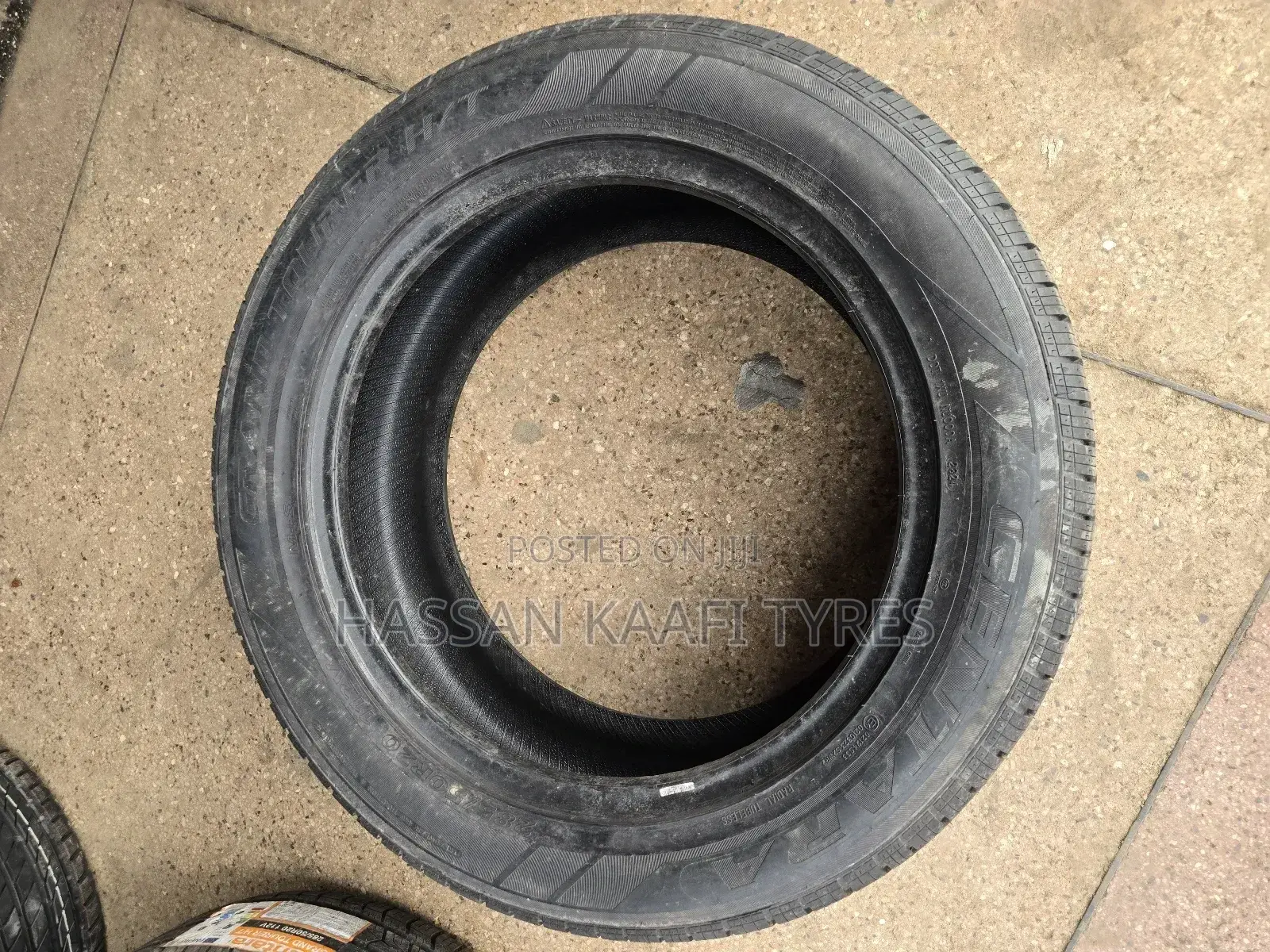 285/50r20 Centra Tyre