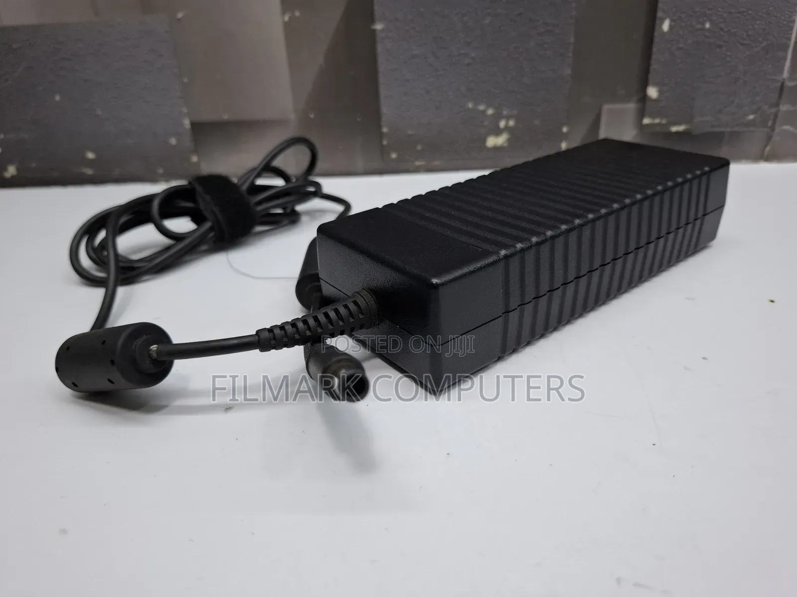 Hp135 Watt 8200 Elite External Ultra-slim Ac Adapter.