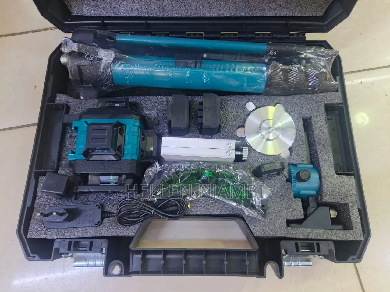 Makita 12lines Cordless Lesser Level With 2 Batteries