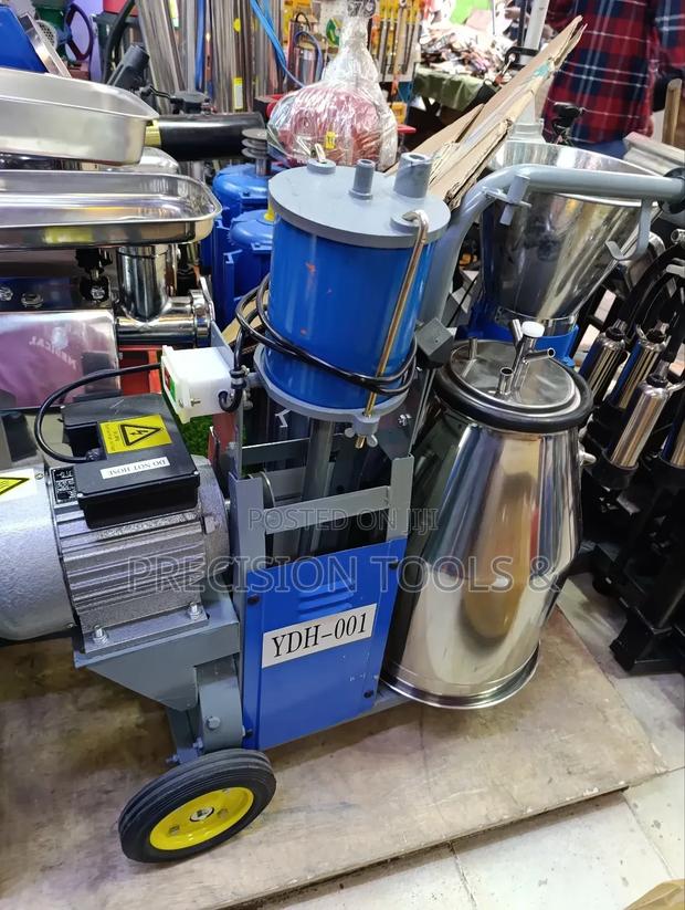 Single Bucket Milking Machine With 0.75hp Motor