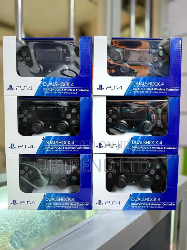 New Black Sony Ps4 Controllers Brand New - main view