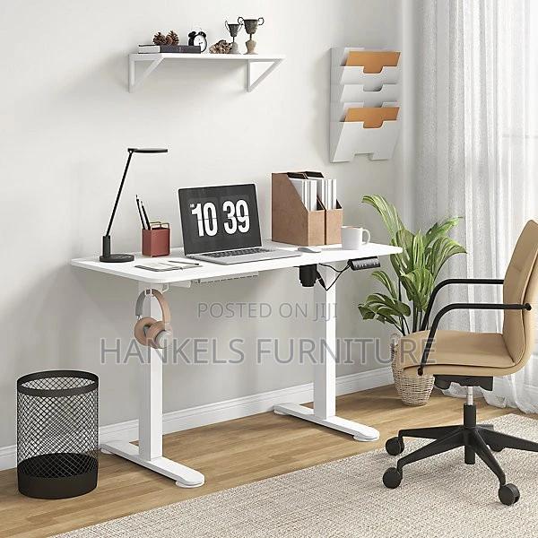 Vinsetto Adjustable Desk - main view