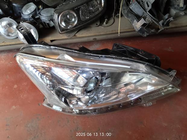 Nissan Sylphy Headlight 2014 Xenon