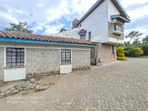 4bdrm Maisonette in Kamura On 1/4 Acre, Nkoroi for sale