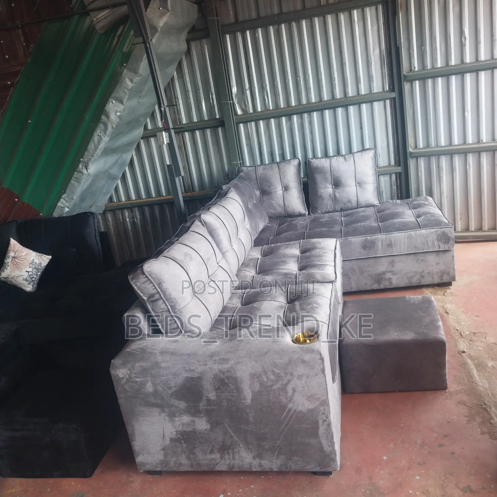 6 Seater Modern Seat