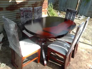 6 Seater Oval Shaped Cute Dining Set