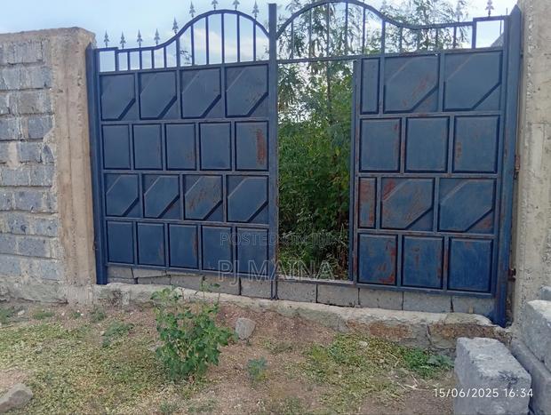 40 by 60 Plot With Perimeter Wall, Gate and Water - thumbnail 9