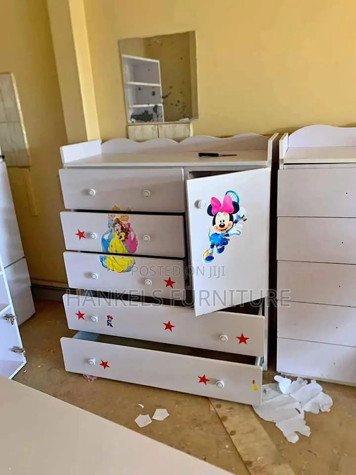 Storage Chest O Drawers