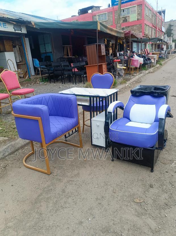 Manicure Set and a Sink Chair, - main view