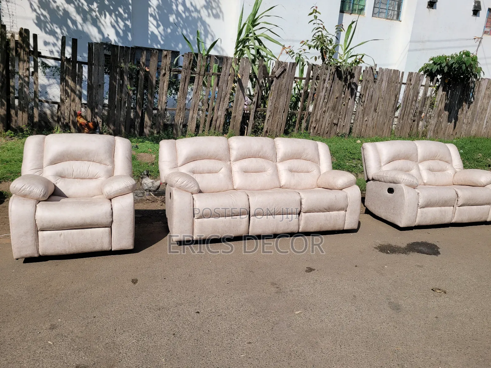 Recliner Refurbishing Services – Like New Again! 