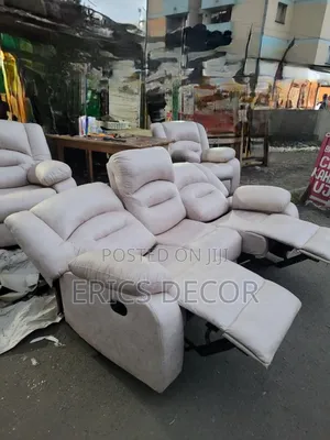 Recliner Refurbishing Services – Like New Again! 