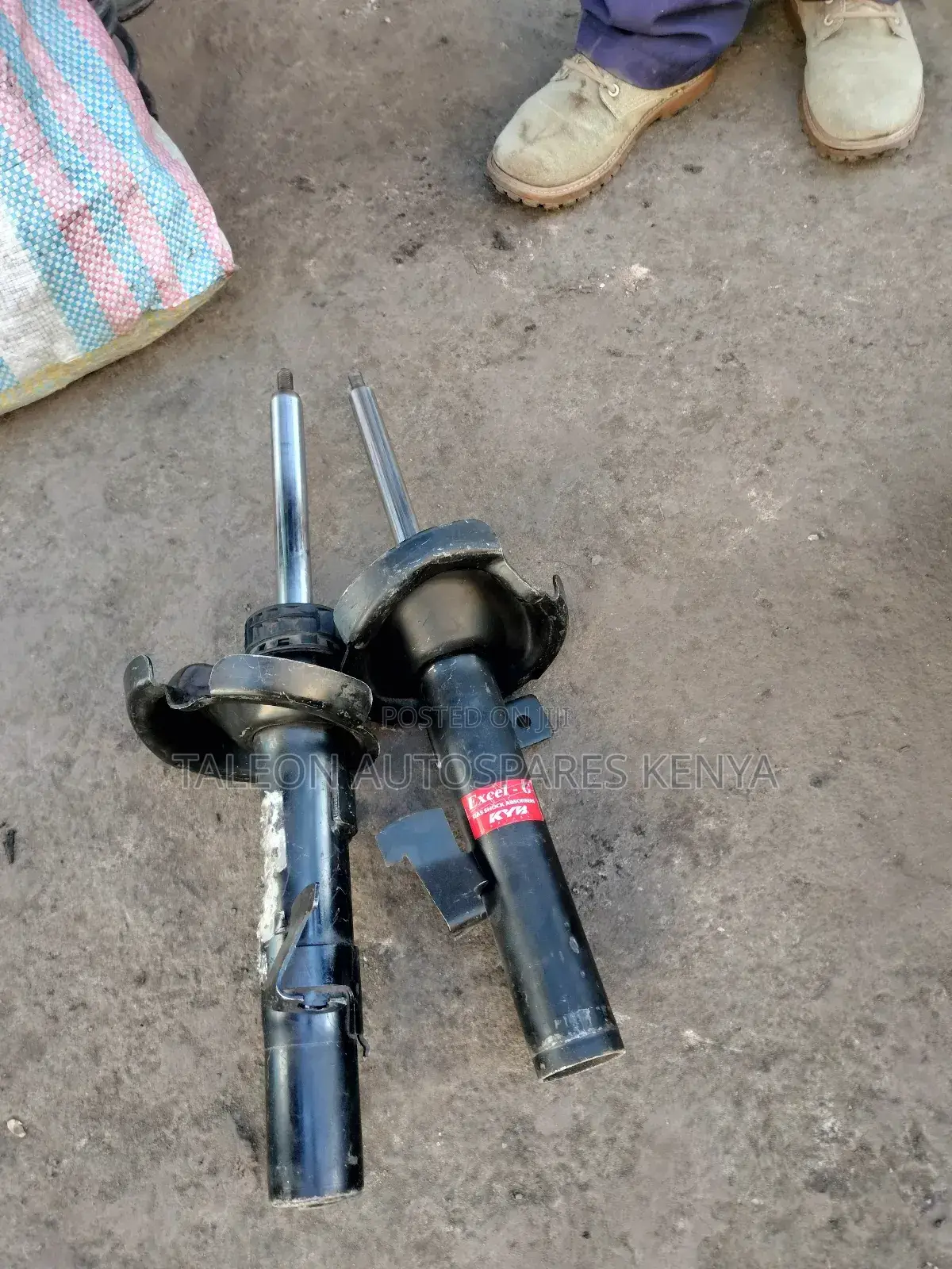 Mazda Axela 2010 Shocks