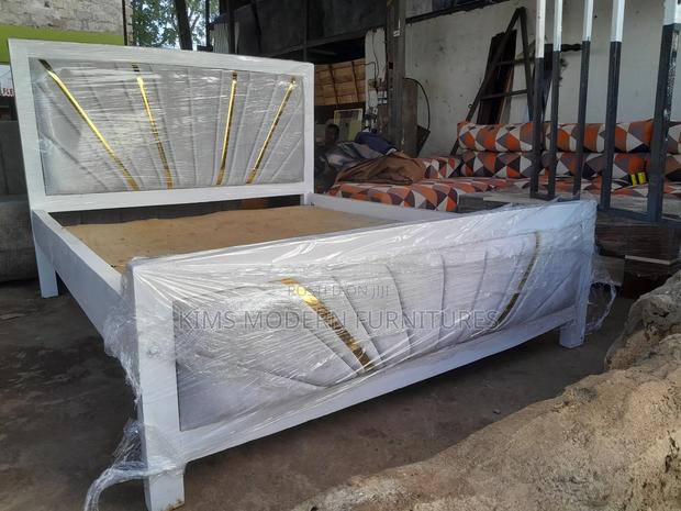 Sleek and Strong Mocket Bed 4 by 6 - main view