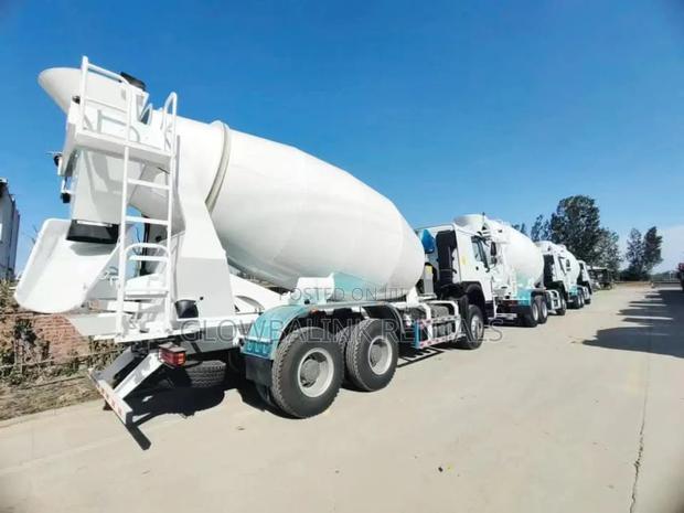 Concrete Mixer for Hire – Ready to Pour! 