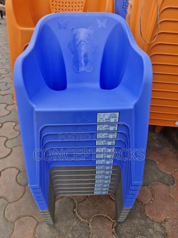 Children Study Kindergarten Chairs. - main view