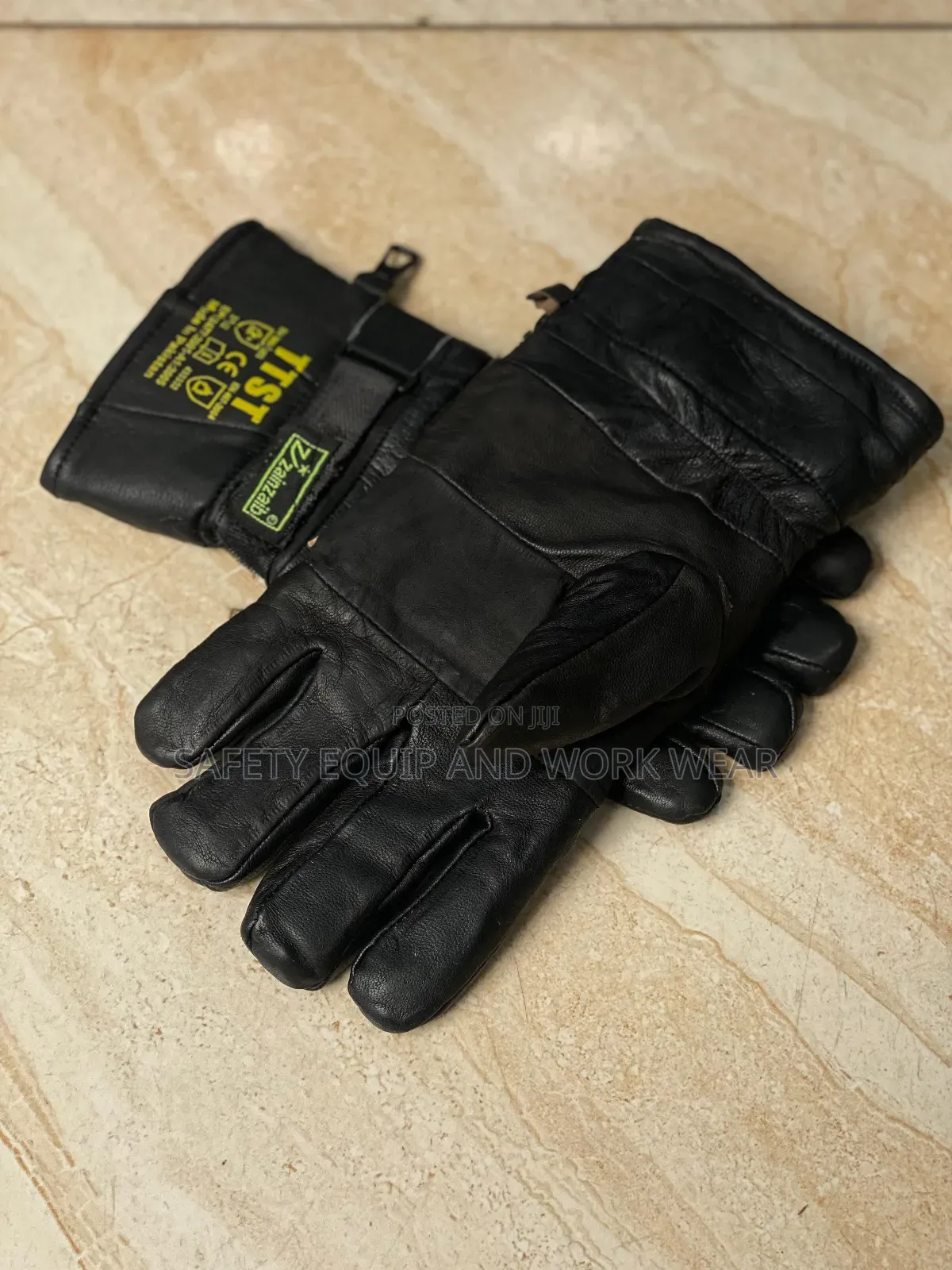 Buy Short Leather Gloves For Boda Boda Riders.