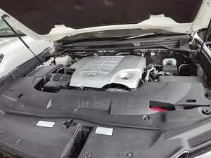 Lexus LX 2019 Off white