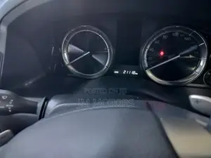 Lexus LX 2019 Off white