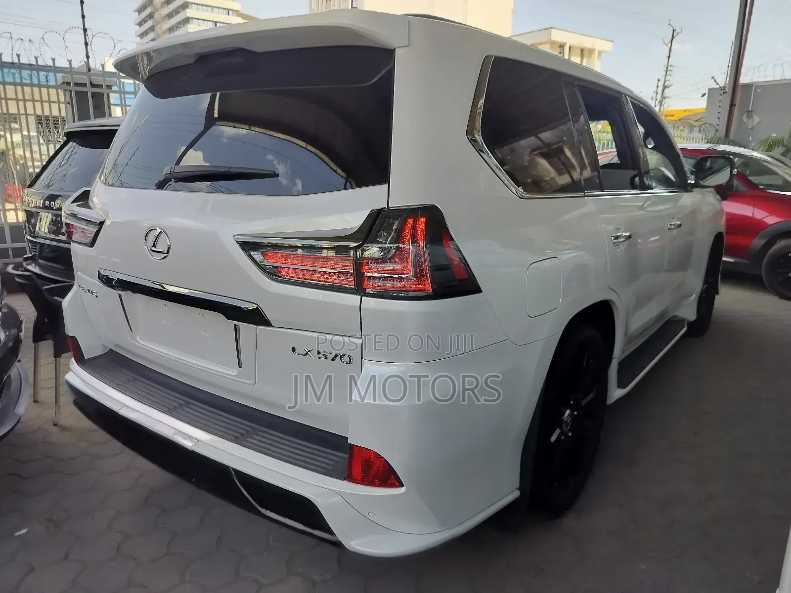 Lexus LX 2019 Off white