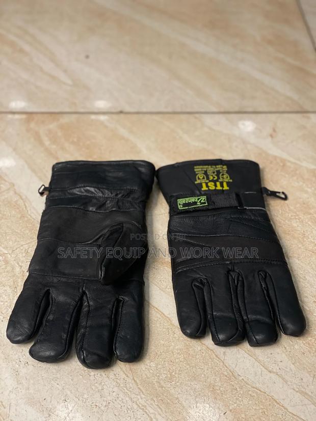 Short Leather Gloves Protective For And Garage Use.