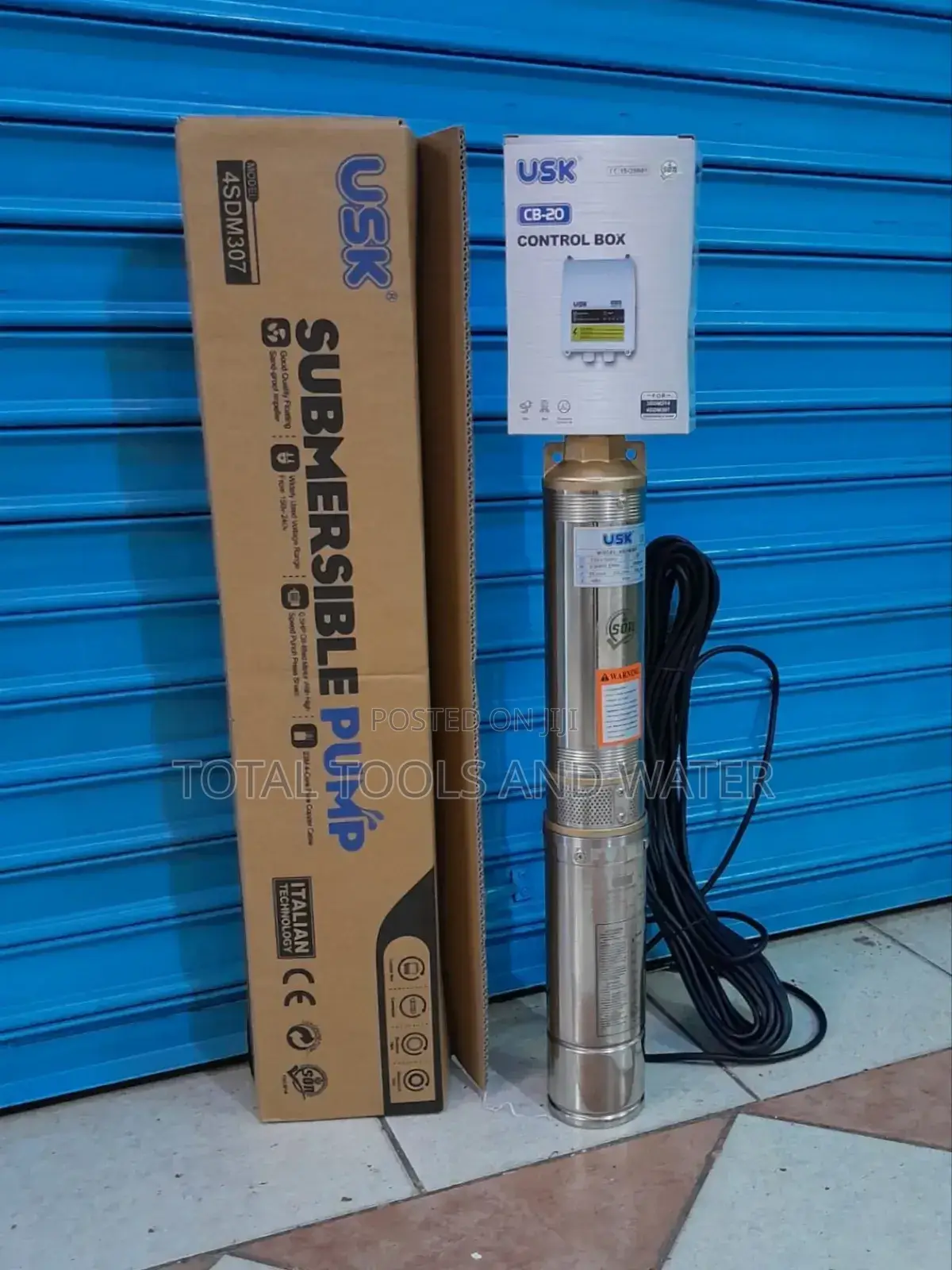 Usk Submersible Water Pump 0.5hp 49m Head+ Control Box