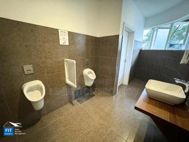 Furnished 15,000 Ft2 Office With Service Charge Included - thumbnail 19